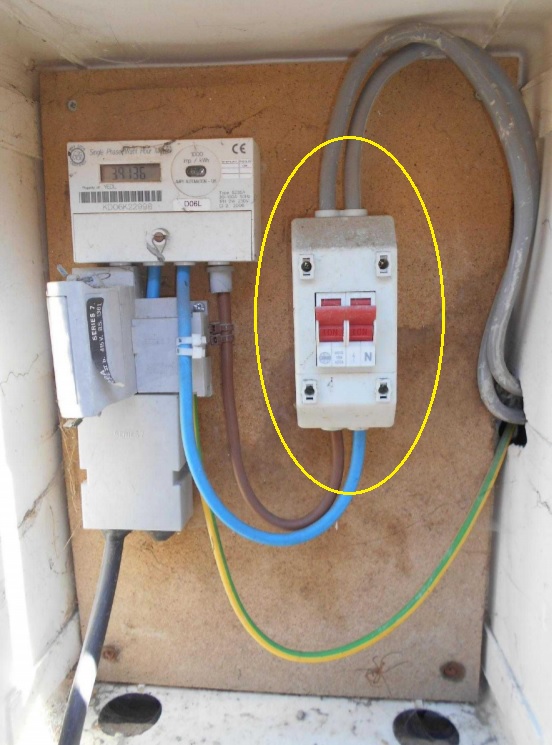 checking condition of supply isolator distributors isolator